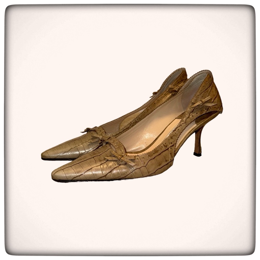 Vintage Joseph Azagury London Tan Beige leather size 7.5 - 8.5 kitty heels